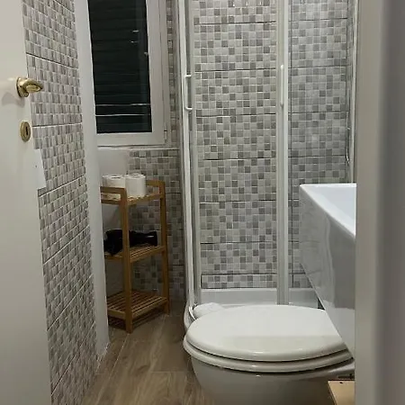 Giuliani 23 Apartman Trieszt